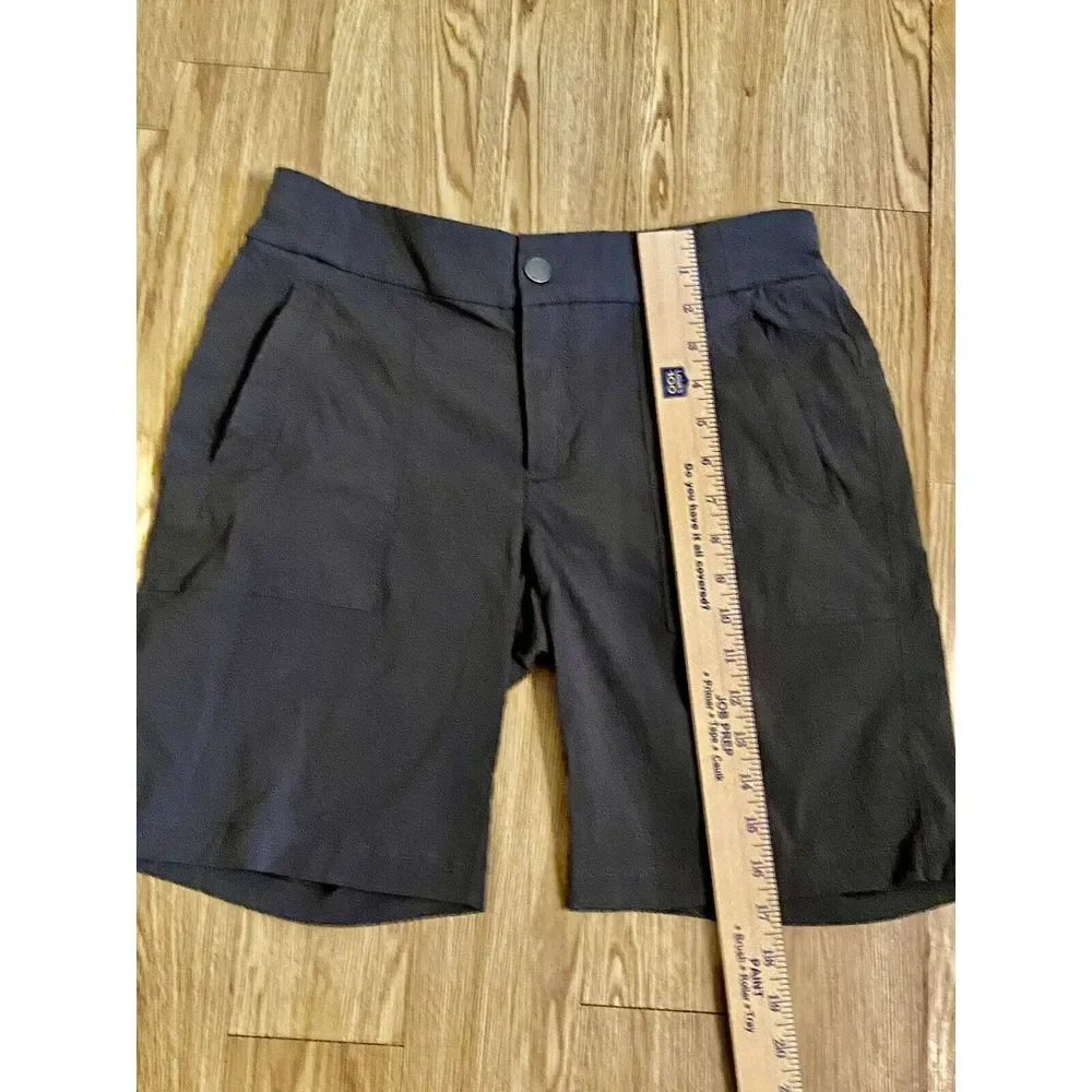 Athleta‎ Shorts Woman's Sz 4 Gray Multiple Pockets Hiking Walking Lightweight G